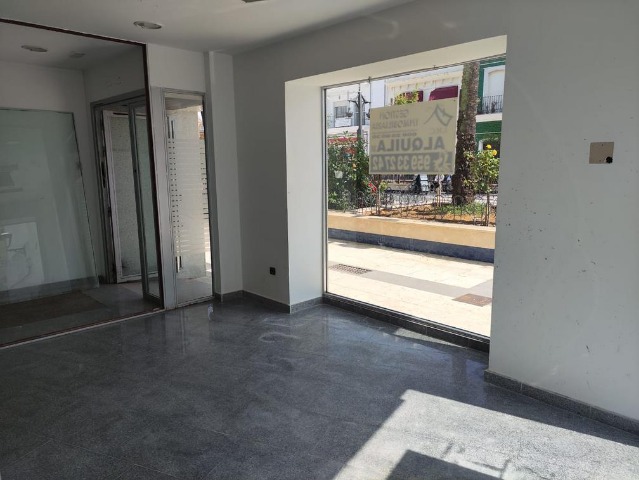 Local Centro Isla Cristina HUELVA