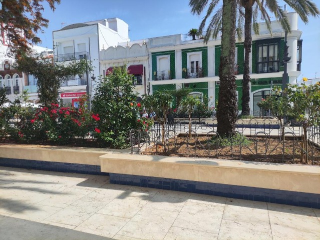 Local Centro Isla Cristina HUELVA