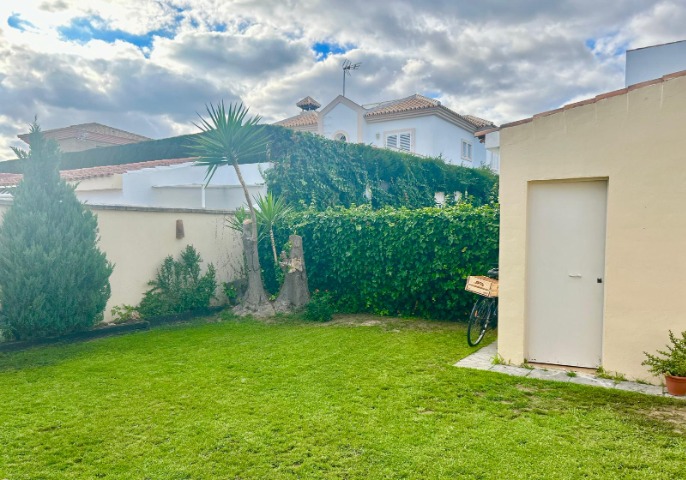 Chalet Calle Corvina , Urbasur